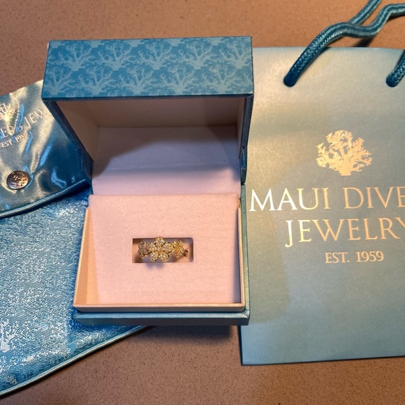 MAUI DIVERS Gold & Diamond Ring - Picture 3 of 17